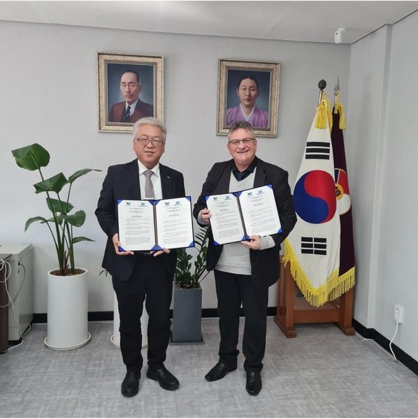 15-1729799771-univali-e-dankook-university-firmam-acordo-de-cooperacao-internacional-jpg.jpg